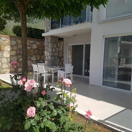 Garden Apts F1 Appartement