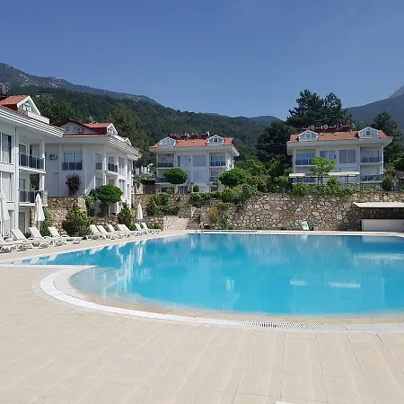 Appartement Garden Apts F1 *